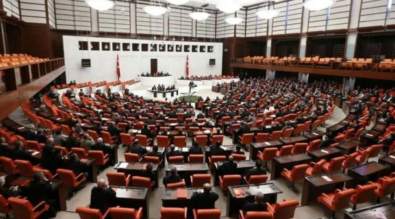 OHAL tezkeresi Meclis'te kabul edildi