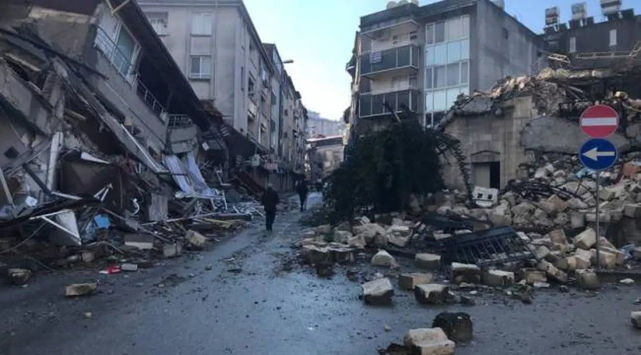 Samandağ Belediye Başkanı: Kızılay hala yok, 15 bin çadıra ihtiyaç var