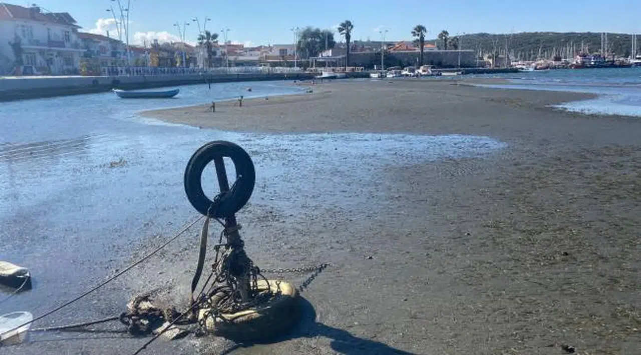 Seferihisar Belediyesi’nden Sığacık’taki deniz çekilmesi ile ilgili açıklama