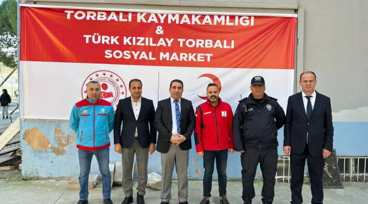 Torbalı Kızılay sosyal market kurdu