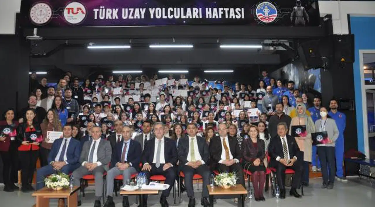 Türk Uzay Yolcuları programına seçilen 100 öğrenci mezun oldu