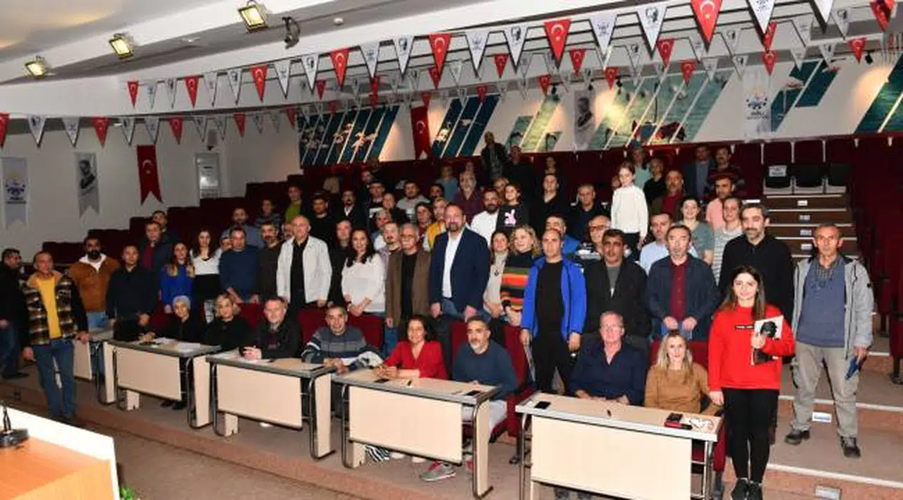Çiğli Belediyesi’nin Arıcılık Kursuna Yoğun İlgi