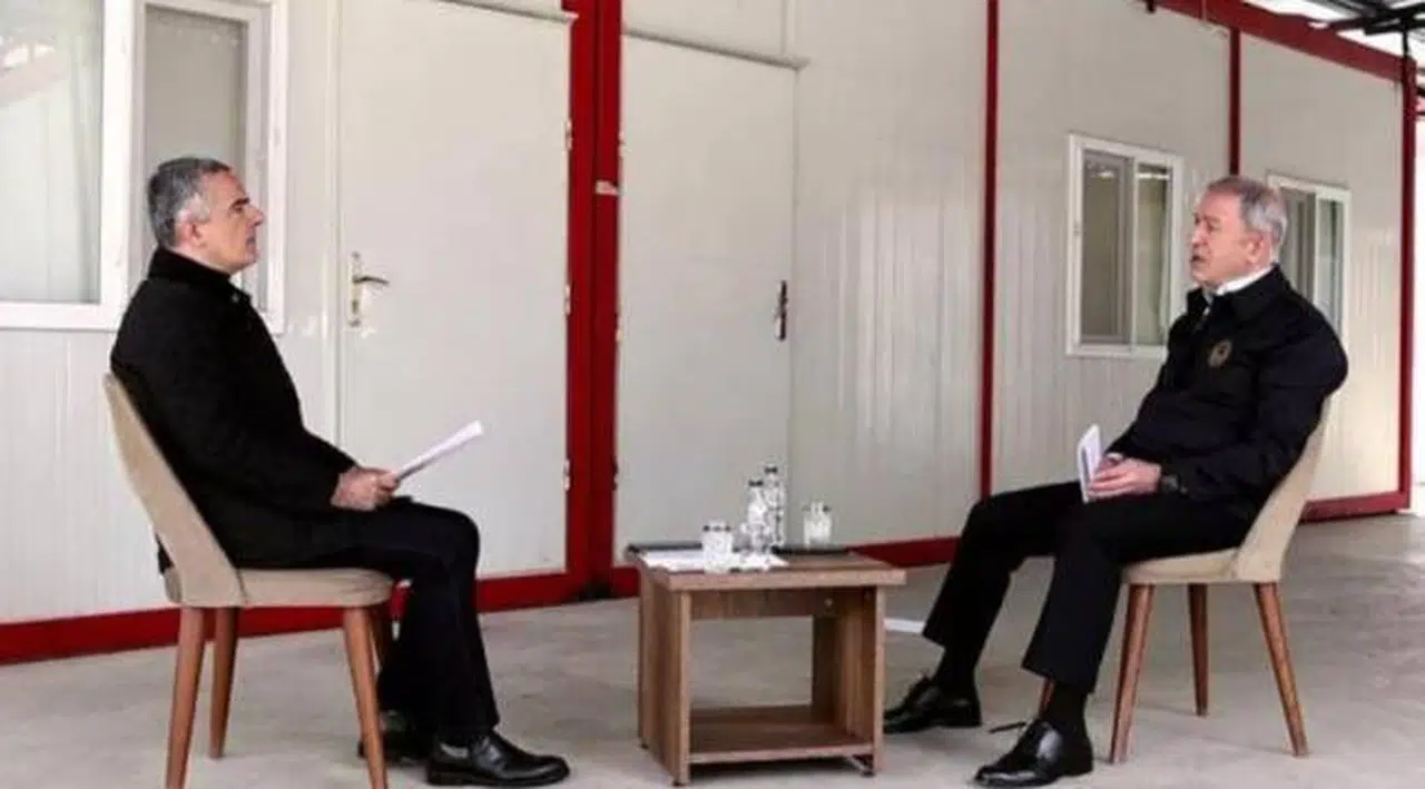Hulusi Akar: Bir anda her enkazın başında olmak mümkün değil