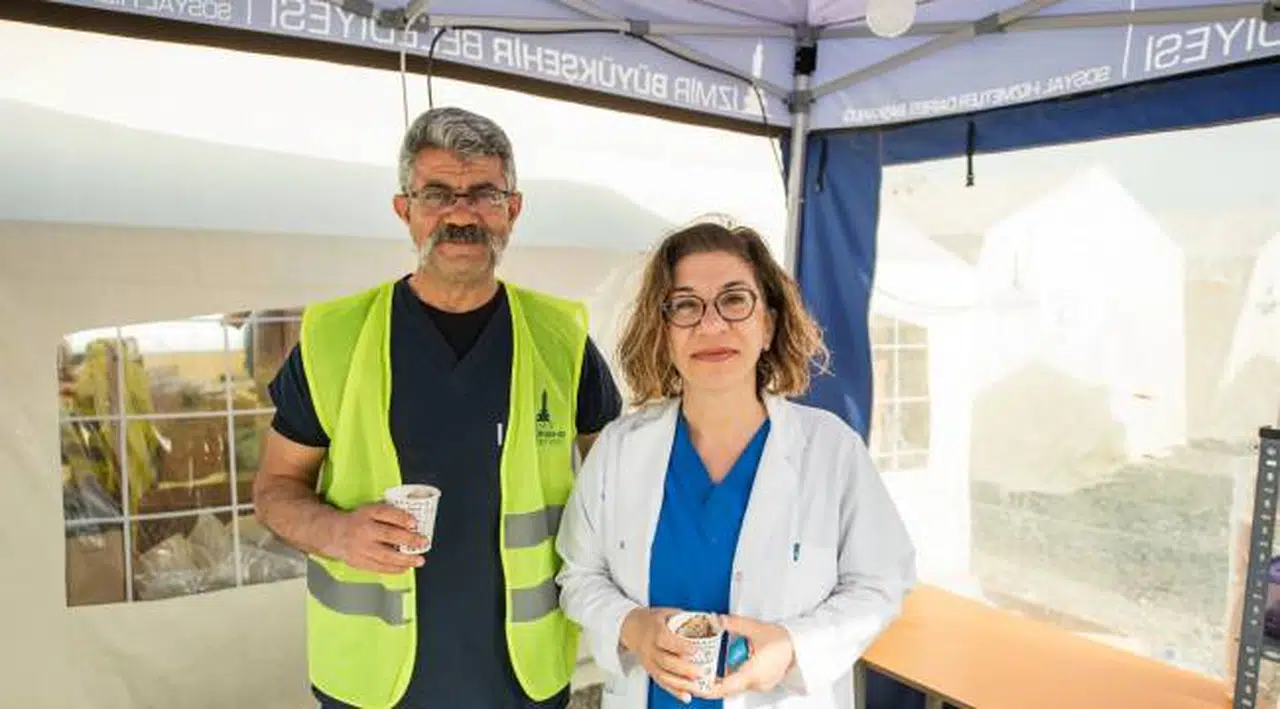 İzmir Büyükşehir’in Hatay’da kurduğu sahra hastanesi gönüllü hekimlere kucak açıyor