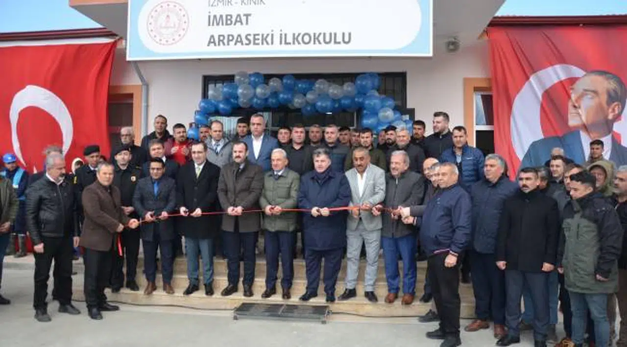 Kınık Arpaseki köyüne çocukları sevindiren hediye