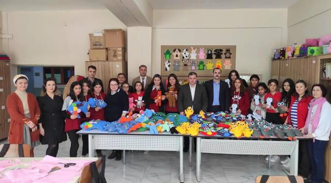 Kınık’tan Minik Kalplere Oyuncak Kampanyası