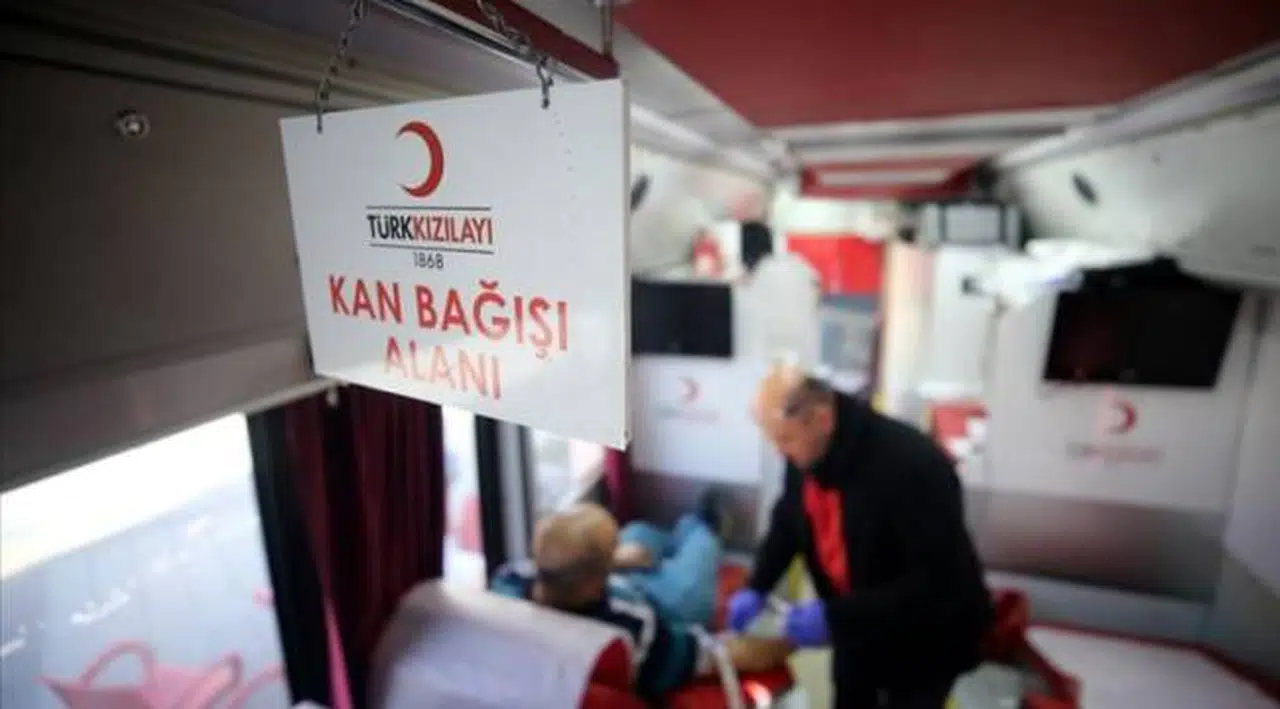 Kızılay yetkilisinden Karamollaoğlu'na: Epeyce yaşlı, bir gün kan ihtiyacı olursa olgun davranırız