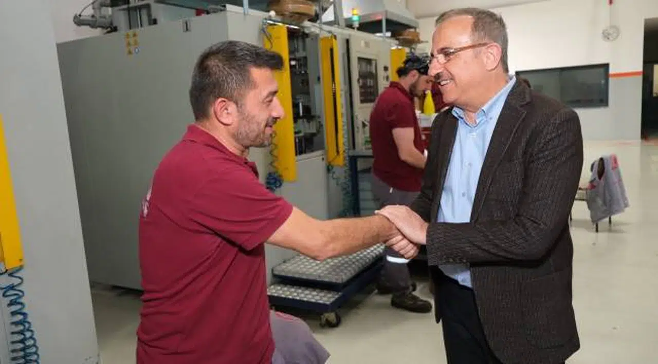 AK Partili Sürekli, “İşverenlerimizin ve emekçi kardeşlerimizin her daim yanındayız”