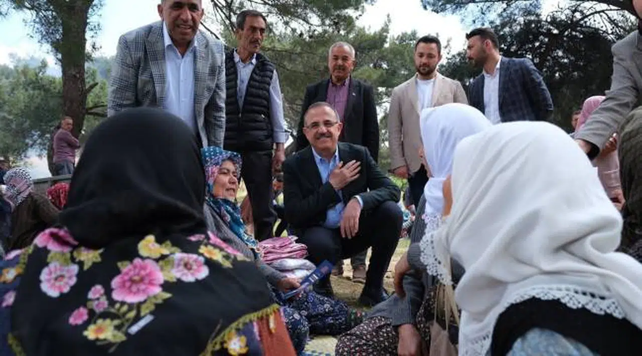 AK Partili Sürekli, “İzmir Gündoğdu Meydanı’nda tarih yazdı”