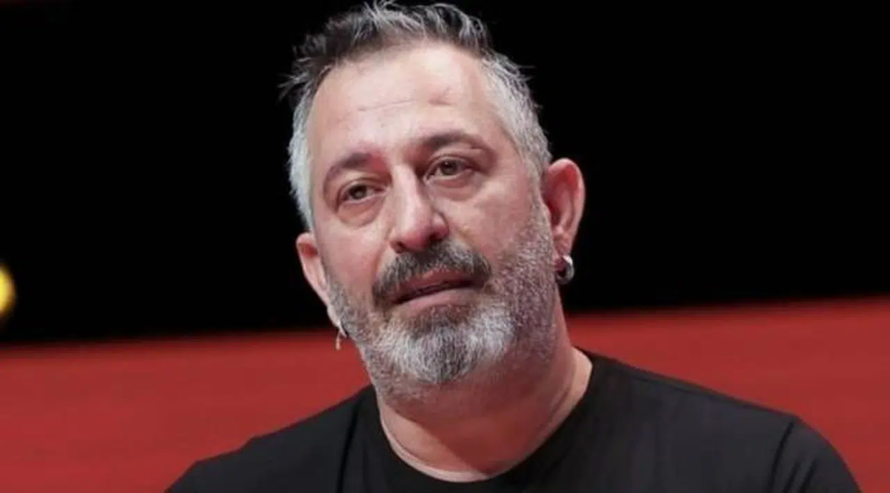 Cem Yılmaz 'Sürpriz!' notuyla oy vereceği ismi açıkladı