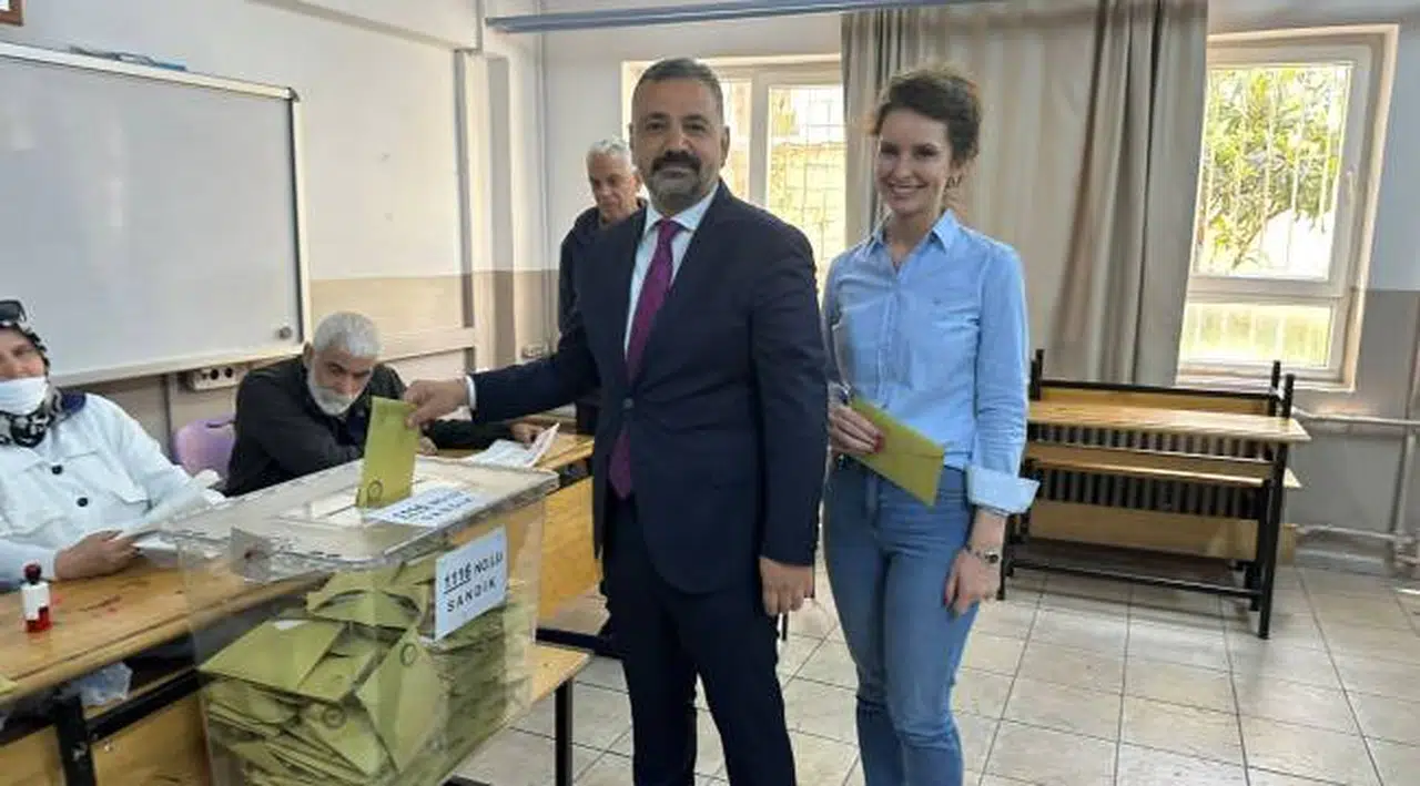 CHP İl Başkanı Aslanoğlu oyunu kullandı