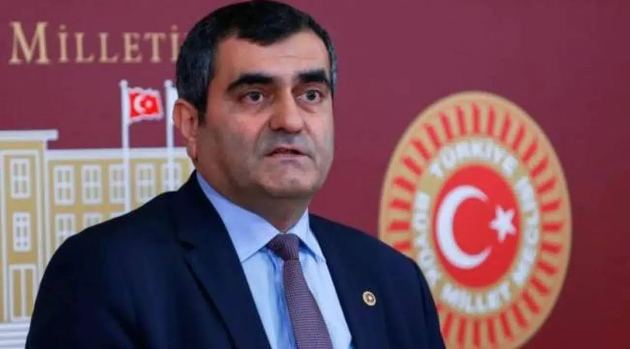 CHP'li milletvekili Şeker sandık başında darp edildi