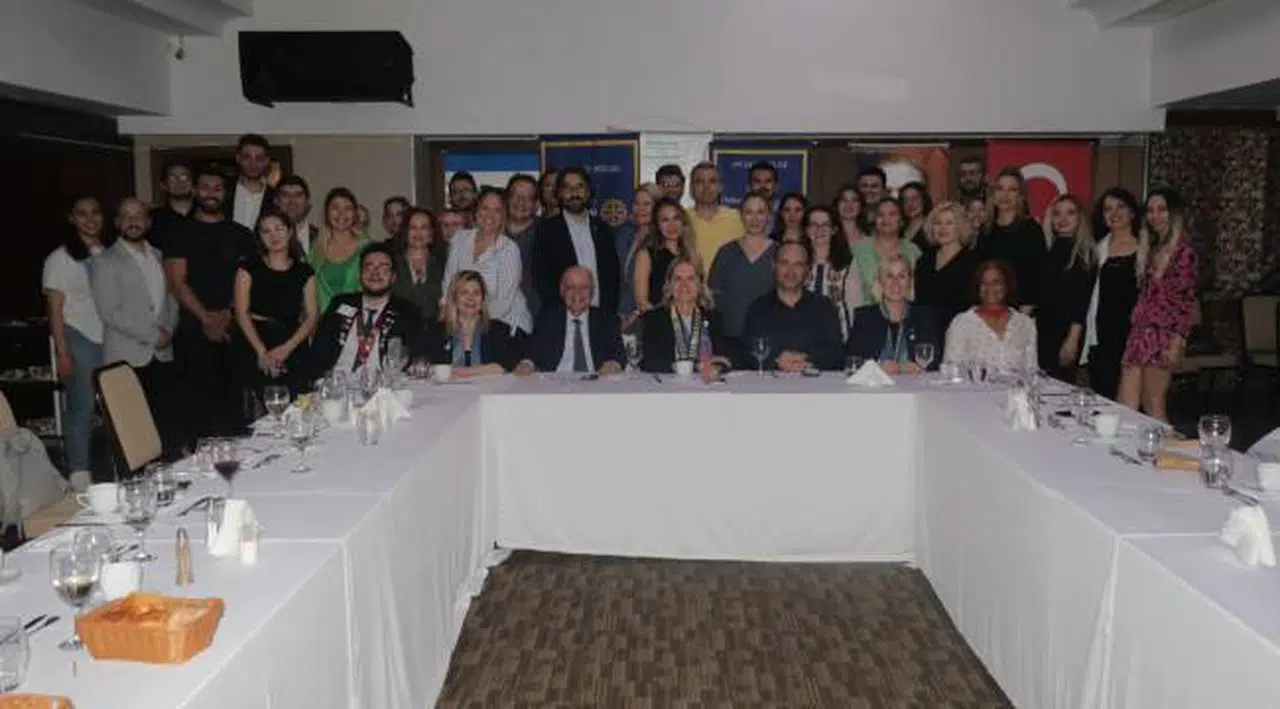 Dokuz Eylül Rotary iyilik peşinde koşanları ödüllendirdi