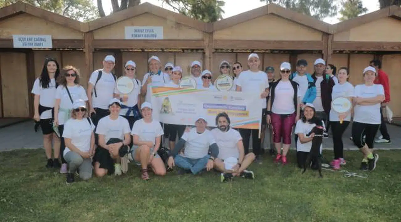 Dokuz Eylül Rotary Maraton İzmir’de depremzedeler için koştu
