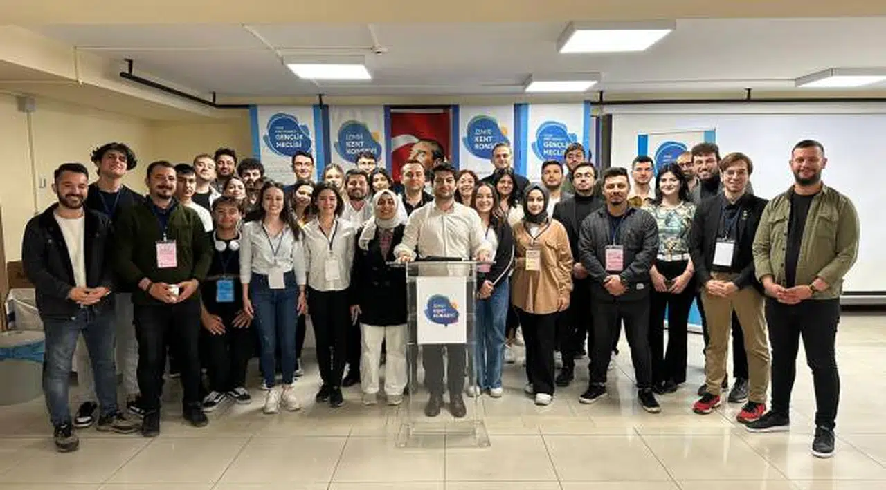 III. ULUSAL GENÇLİK MECLİSLERİ BULUŞMASI'NDA EV SAHİBİ İZMİR OLDU