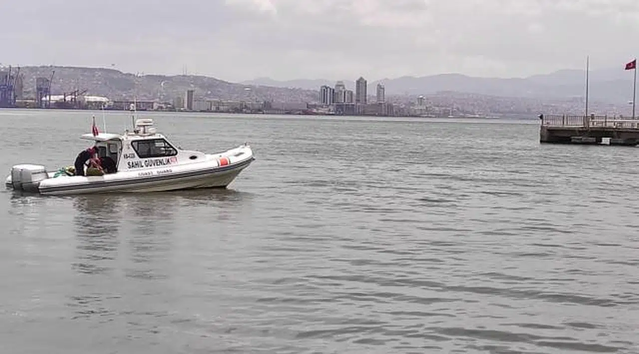 İzmir Körfezi'nde midye operasyonu
