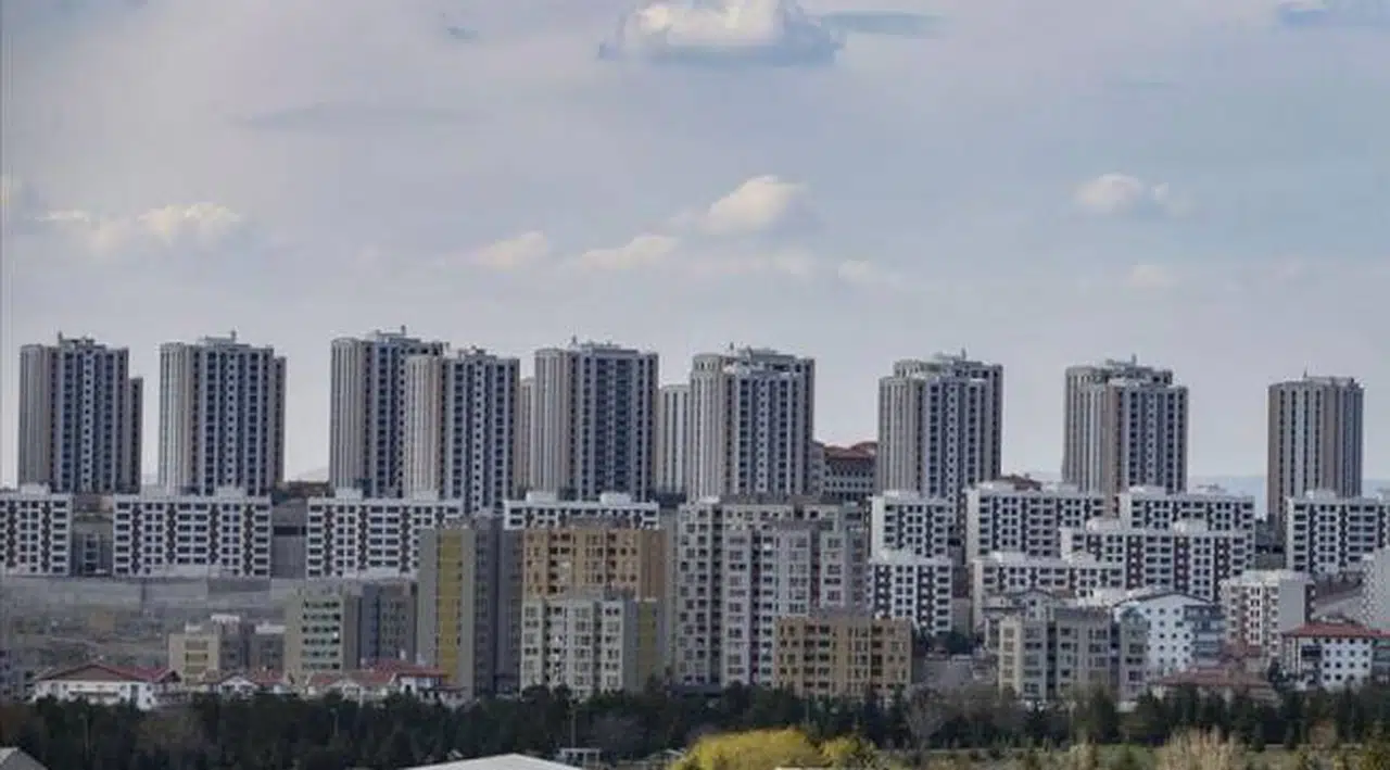 Konut satışları Nisan'da sert düştü