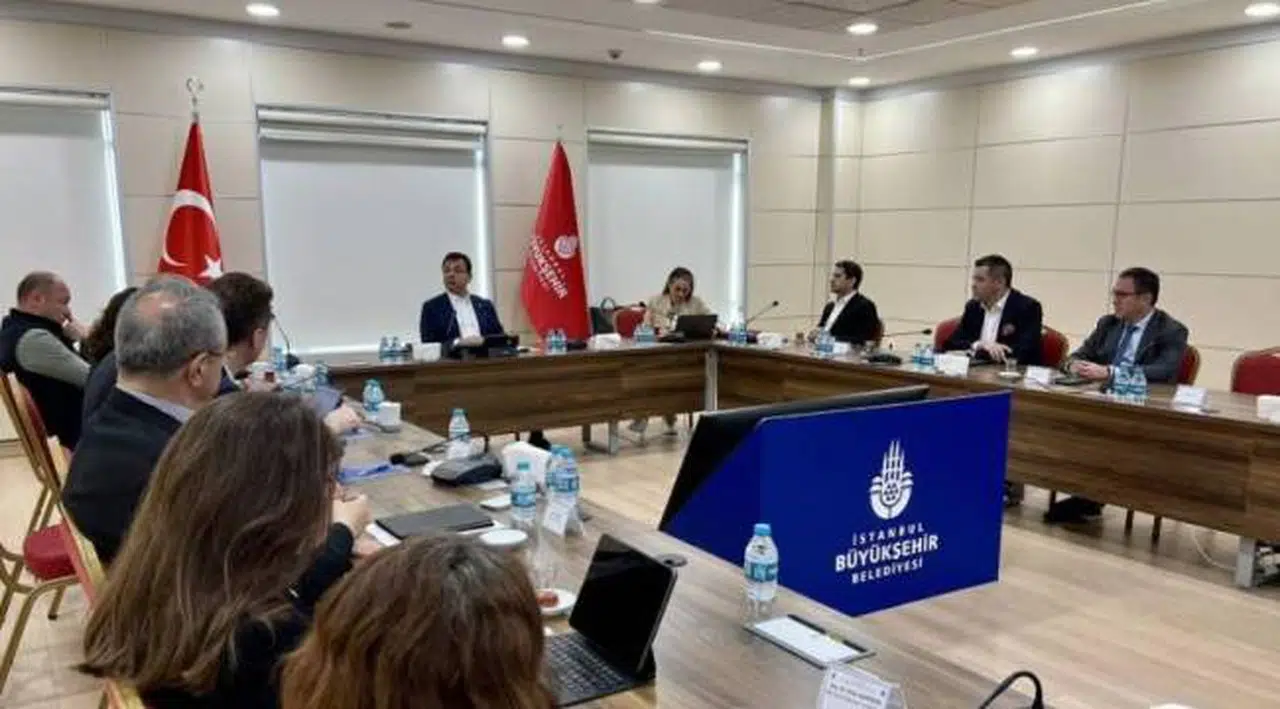Seçim ikinci tura kaldı, İmamoğlu Saraçhane'ye döndü