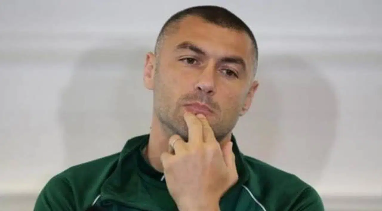Burak Yılmaz futbolu bıraktı