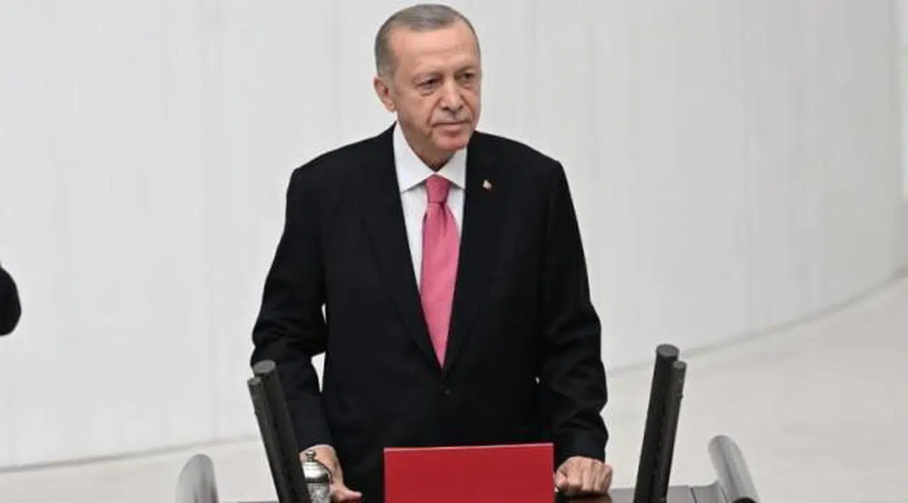 Erdoğan Meclis'te yemin ederek resmen göreve başladı