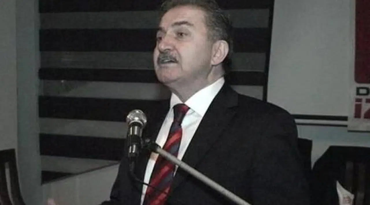 Eski Bakan Zeybek kuracağı partinin adını açıkladı