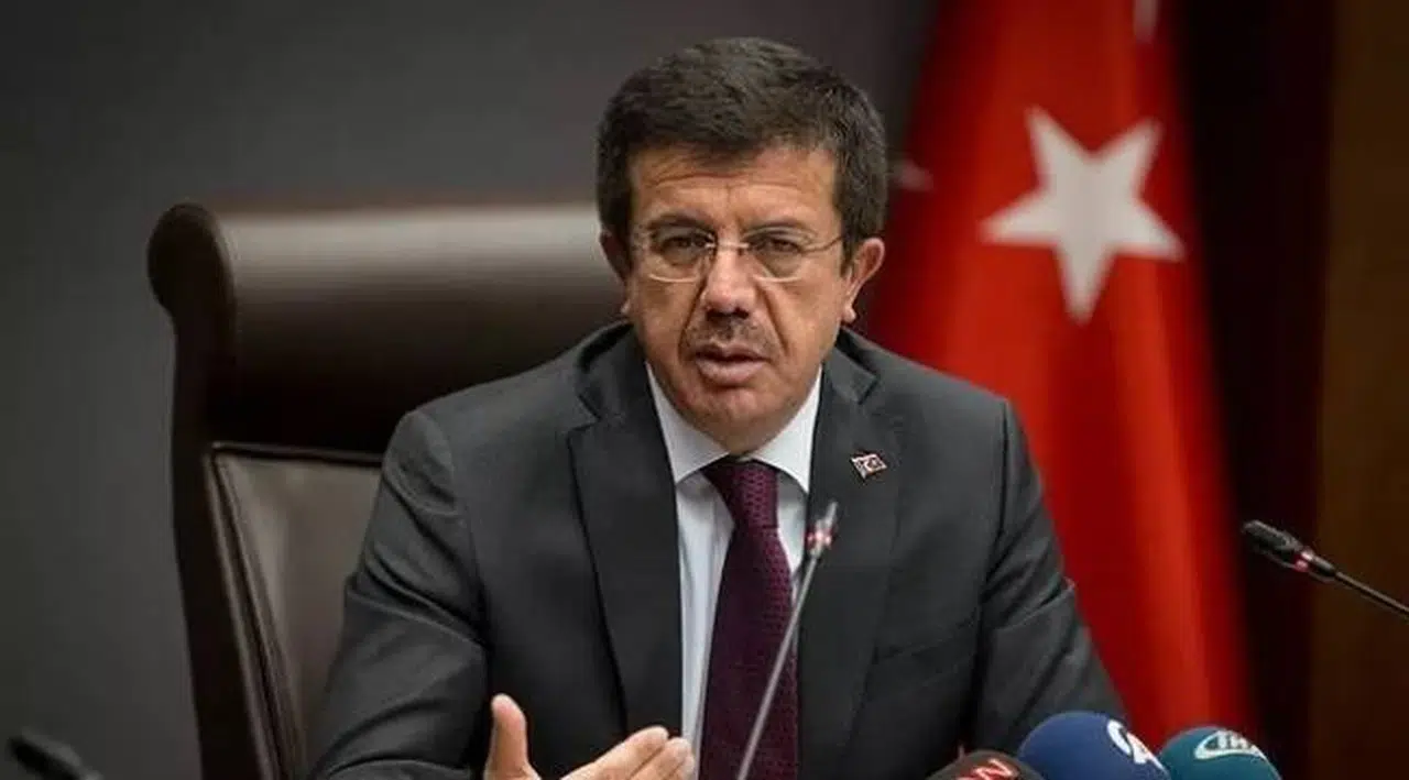 Eski Ekonomi Bakanı Nihat Zeybekci kaza geçirdi! Araçtan fırlayan Zeybekci arkadaşıyla beraber hastaneye kaldırıldı
