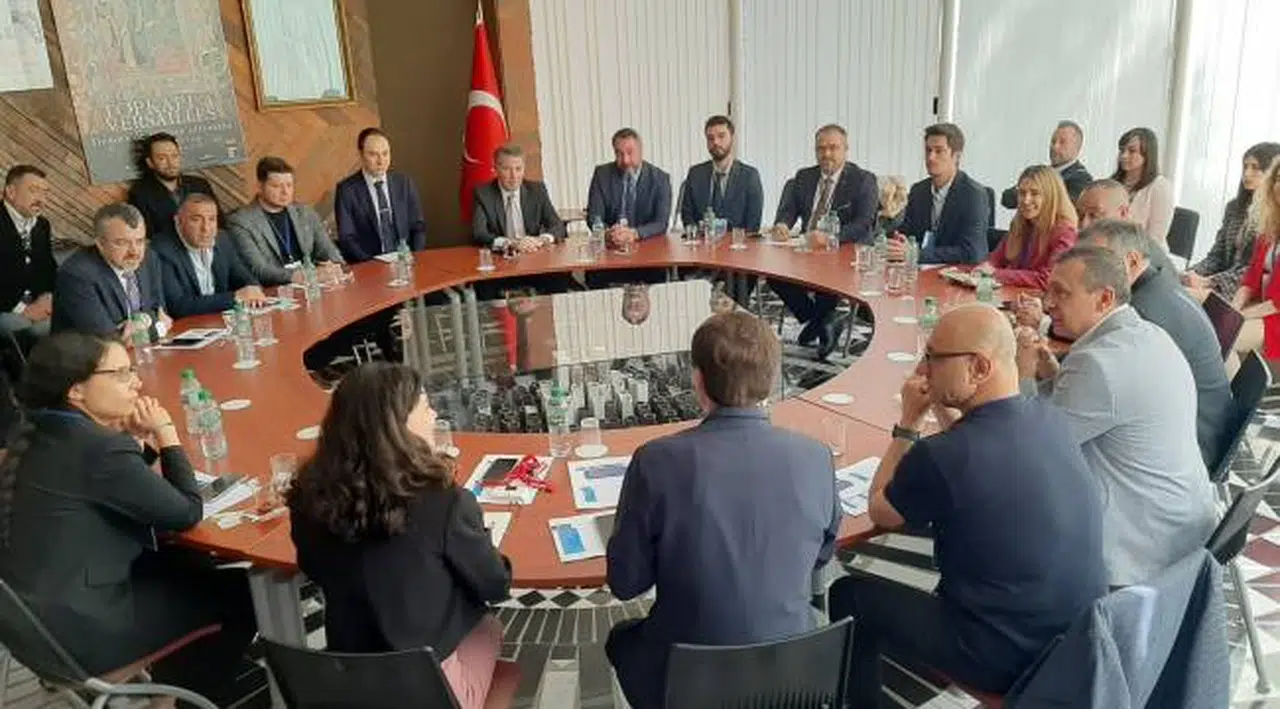 İzmirli firmalar Paris ve Madrid pazarlarını inceledi
