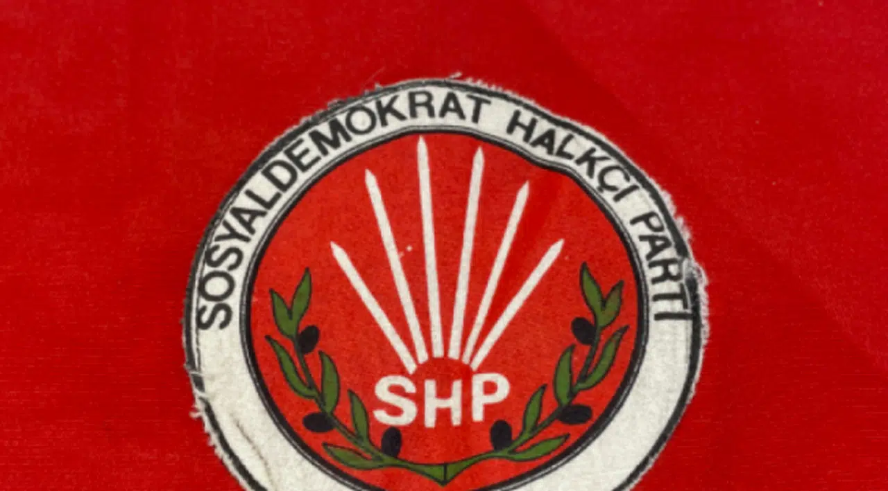 CHP'deki kurultay krizi sonrası SHP'yi yeniden kurma girişimi