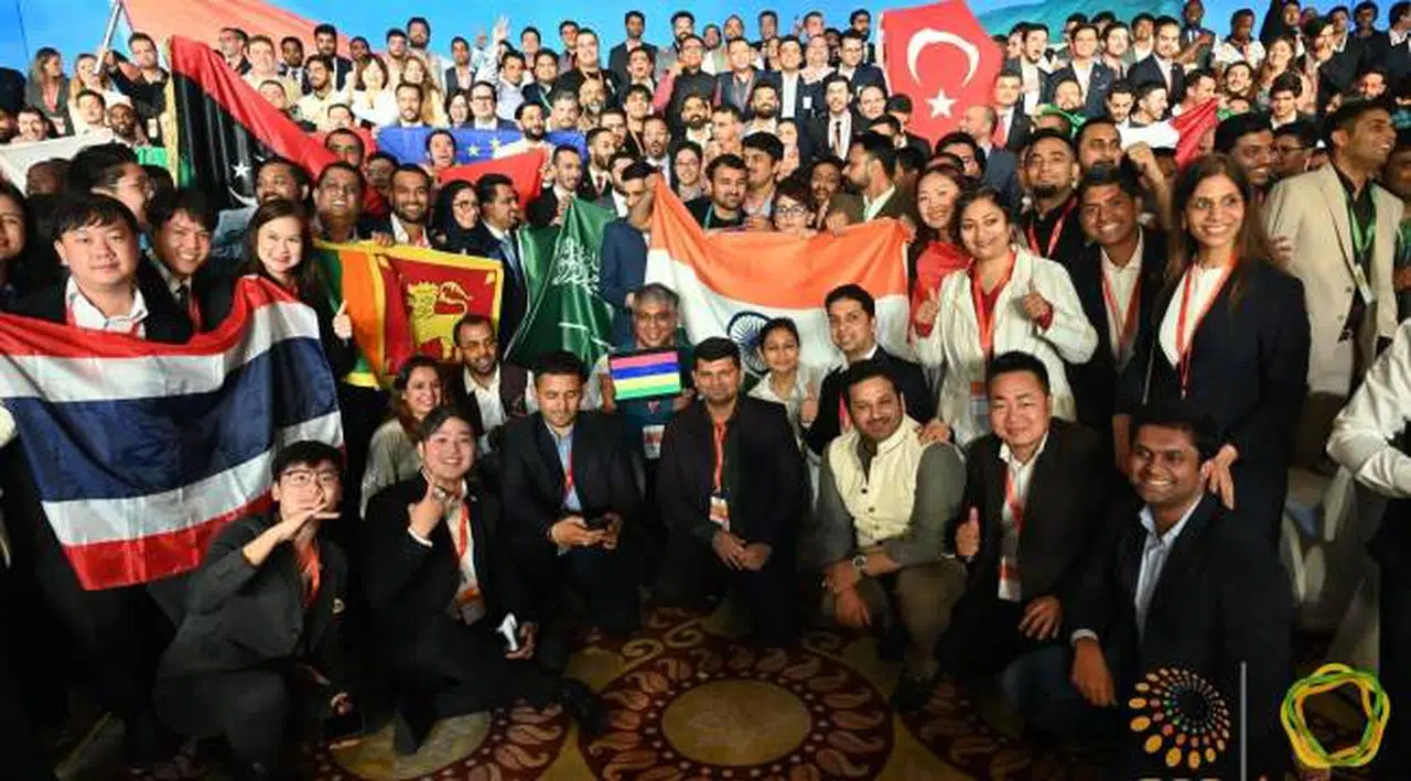 Genç girişimciler zirvesinde Türkiye'yi TÜGİAD temsil etti