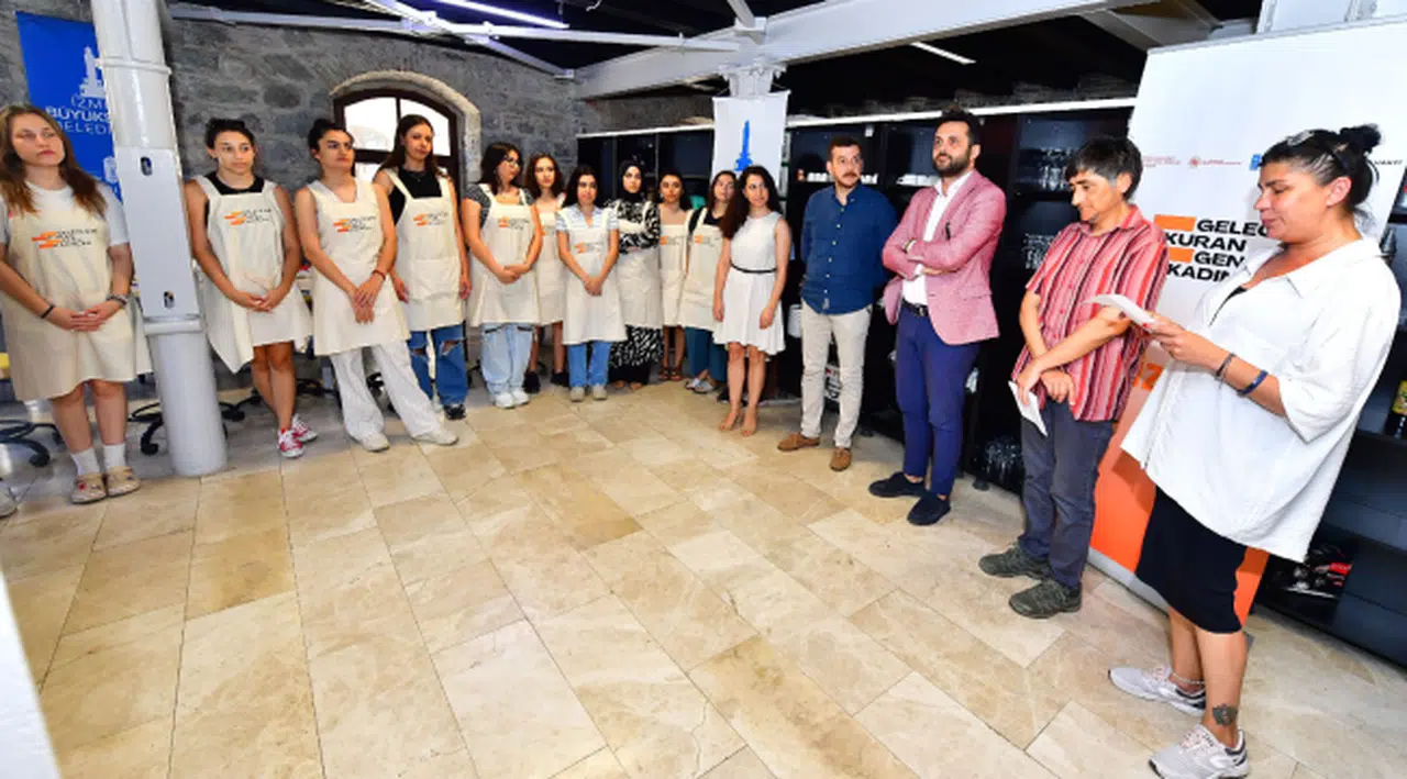 Genç kadınlar geleceğini Meslek Fabrikası’yla kuruyor