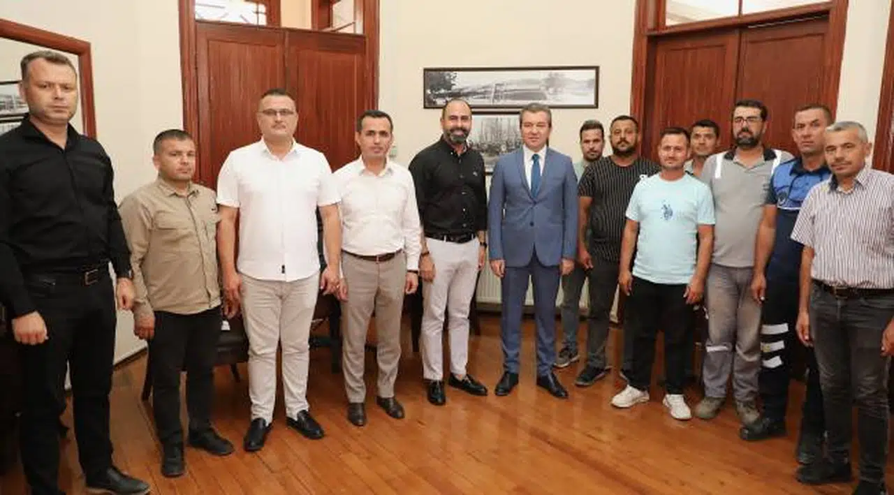 Bergama Belediyesi Çalışanlarına Çifte Müjde