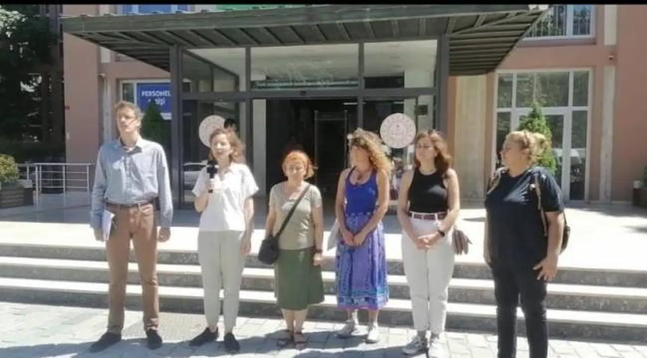Devlet okullarında istenen kayıt paraları şikayet edildi