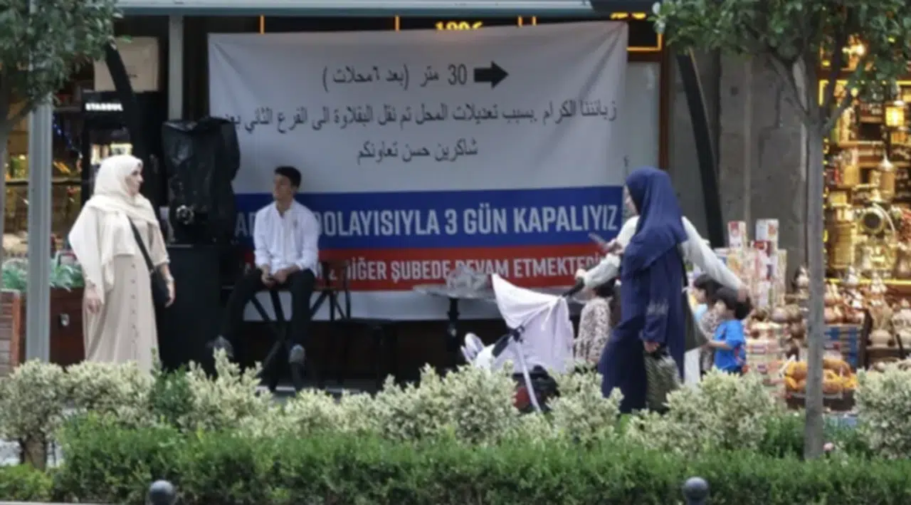 'Fahiş fiyat' mührüne 'tadilattayız' afişli kamuflaj