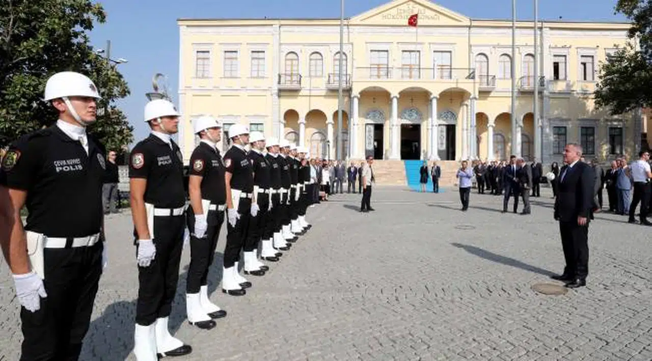 İzmir Valisi Dr. Süleyman Elban Göreve Başladı