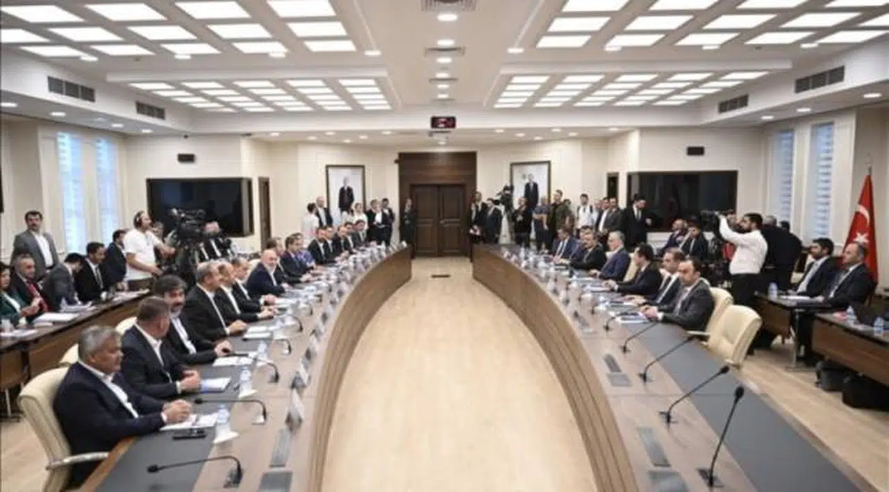 Türkiye Kamu-Sen Kamu Toplu Sözleşmesi görüşmelerine katılmayacak: 'Fiyaskoya dönüştü'