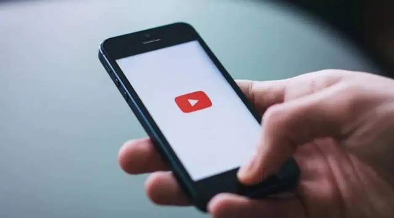 YouTube'da yeni bir özellik test ediliyor: Mırıldanarak şarkı aratılacak
