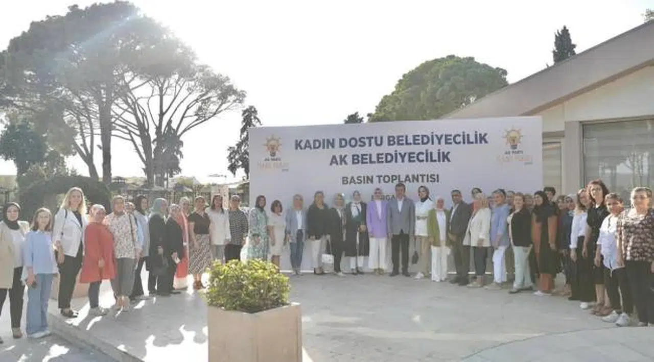 AK Parti İzmir Kadın Kolları’ndan ‘Kadın Dostu Belediyecilik, AK Belediyecilik’ programı