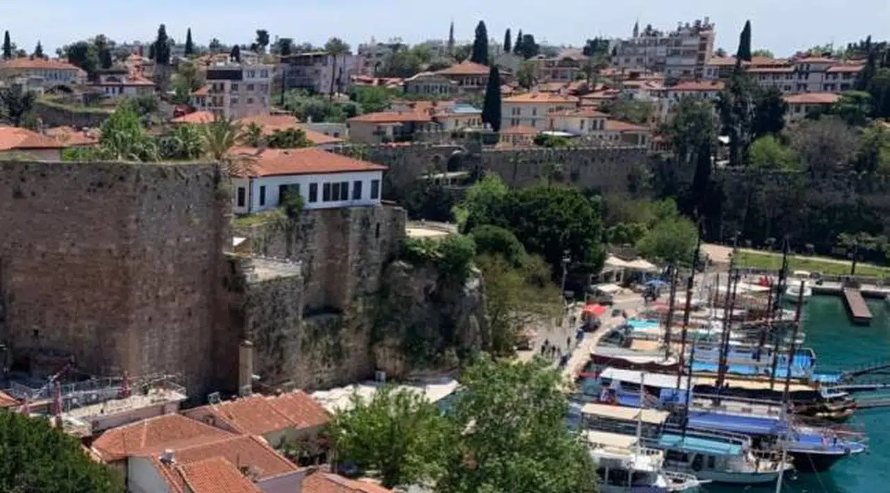 Bakanlıktan Antalya Kaleiçi'nde 250 milyonluk tahsis