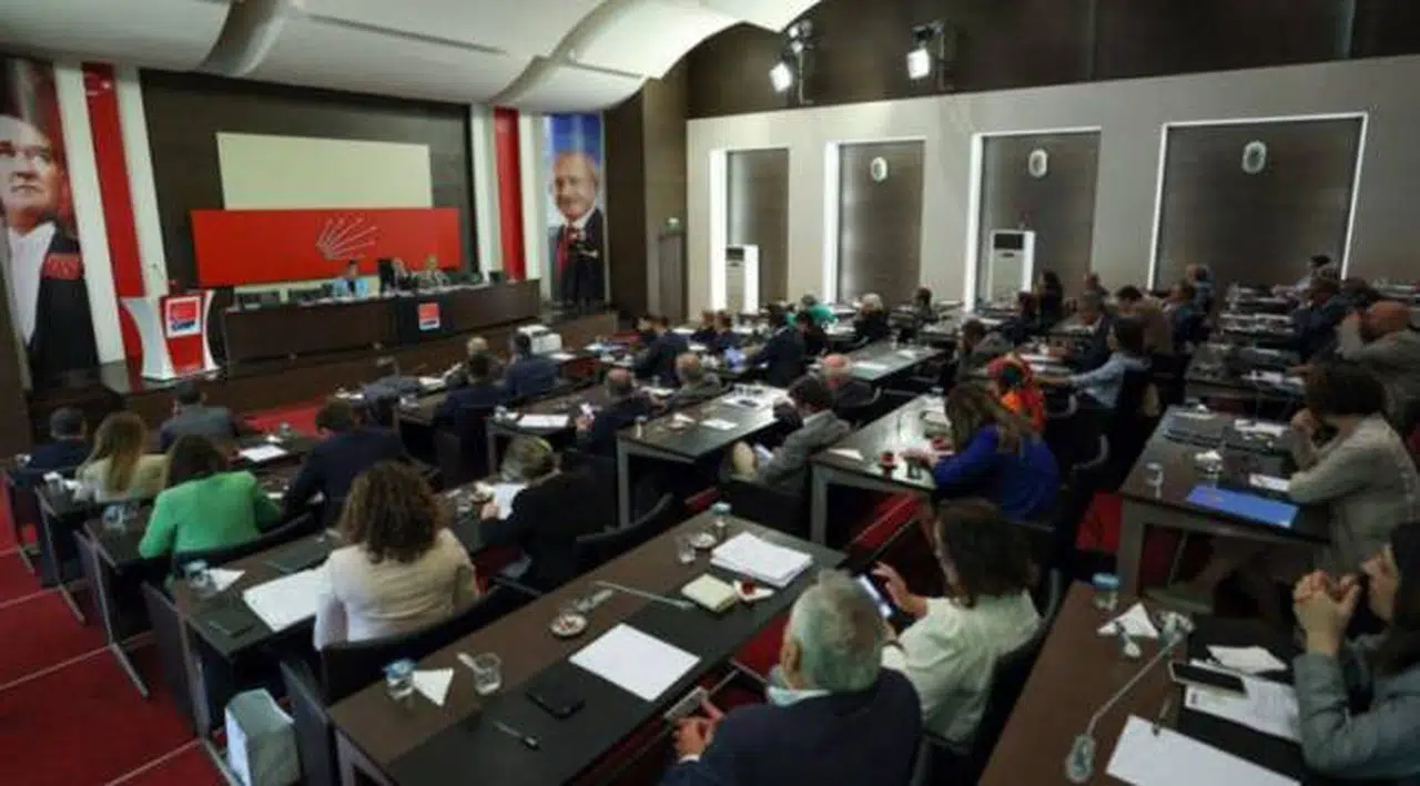 CHP'de PM’nin konusu: Kongreler ve kurultay