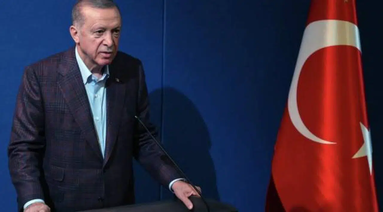 Erdoğan Türkiye'ye döndü