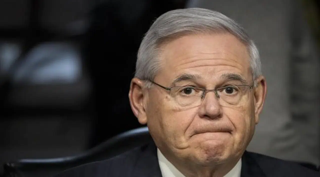 Evindeki banknotları 'komünistler el koyar' korkusuyla açıklamıştı: Menendez kefaletle serbest