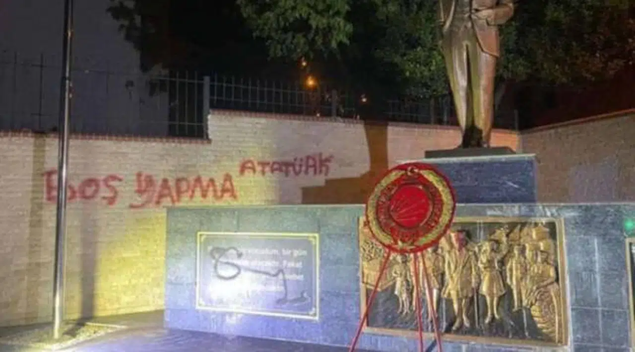 İzmir'de Atatürk Anıtı'na saldırıda tutuklama