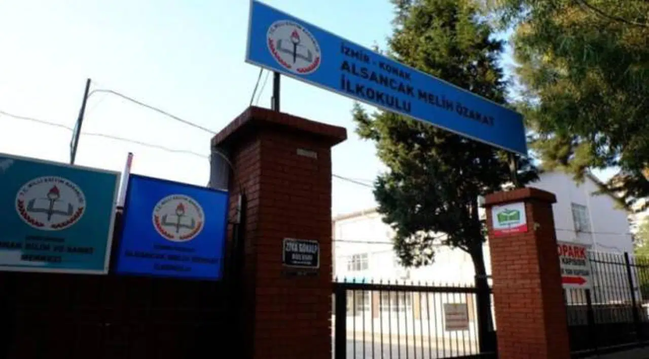 İzmir'de ilkokulda taciz iddiası: Elini kolunu sallayarak içeri girmiş