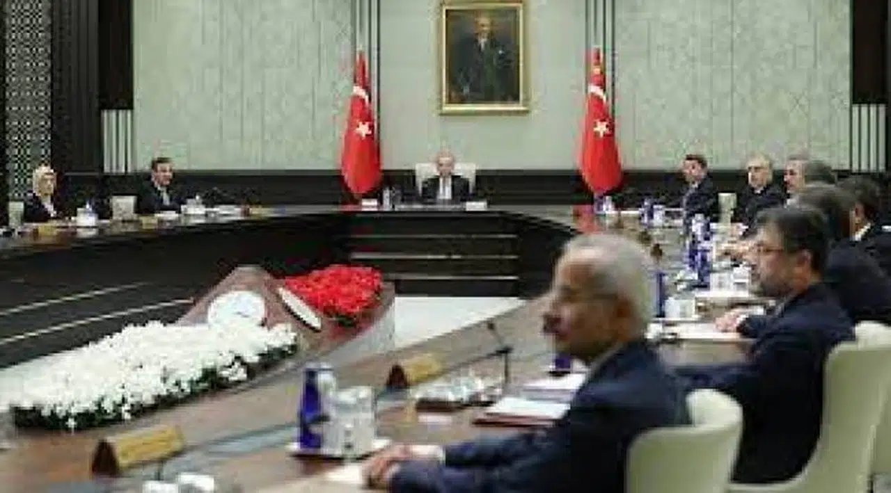 Kabine önemli başlıklarla toplanıyor