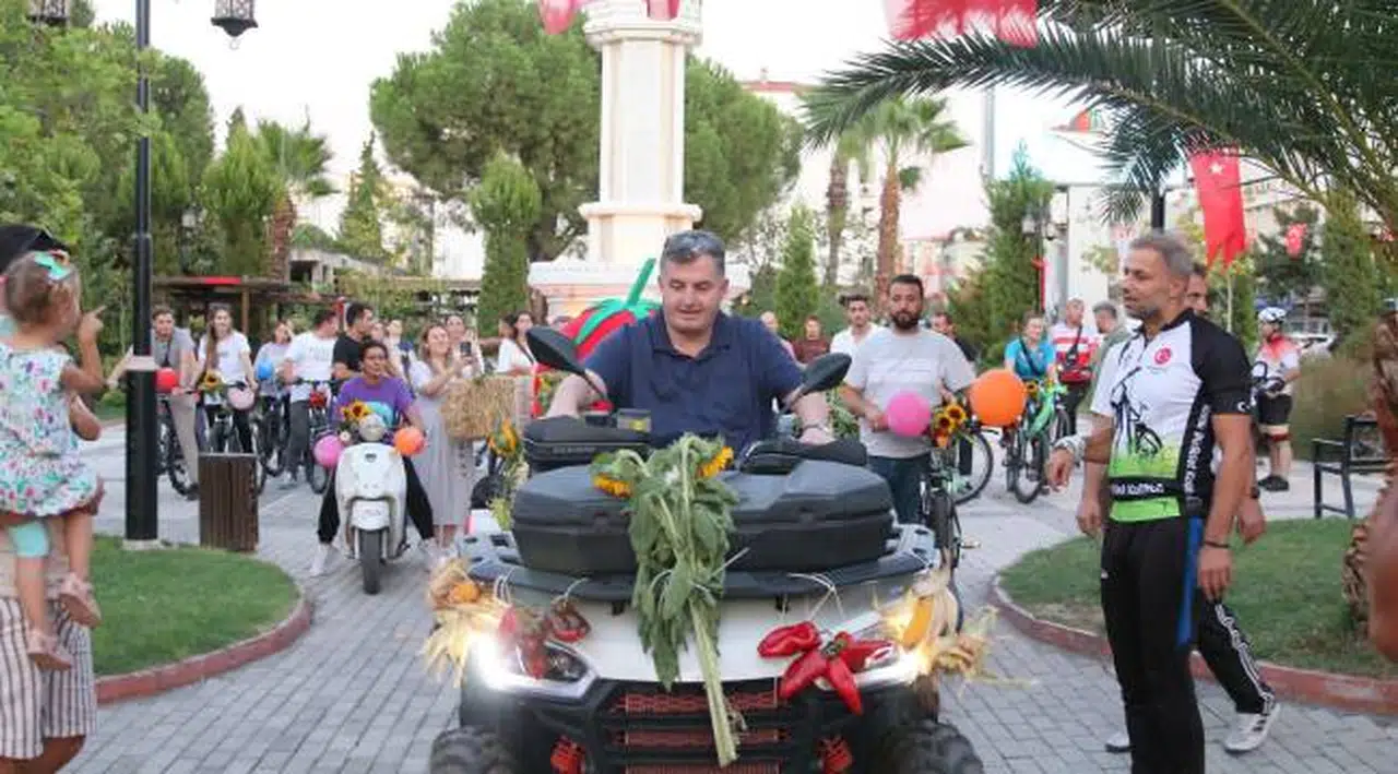 Kınıklılar Hasat Festivali’nde Havalı Teker Bisiklet Turu ile renkli anlara şahit oldu