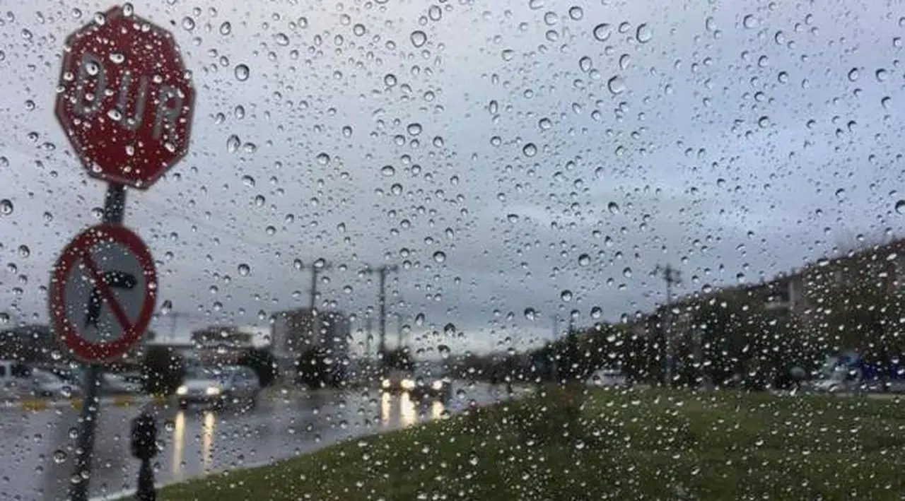 İzmir’de sıcaklıklar düşüyor, yağışlı hava kapıya dayanıyor
