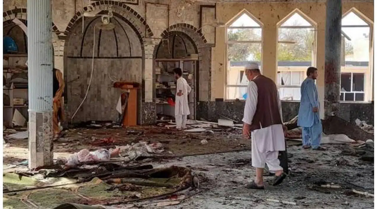 Afganistan'da camide patlama: En az 17 kişi öldü, 20 kişi yaralandı