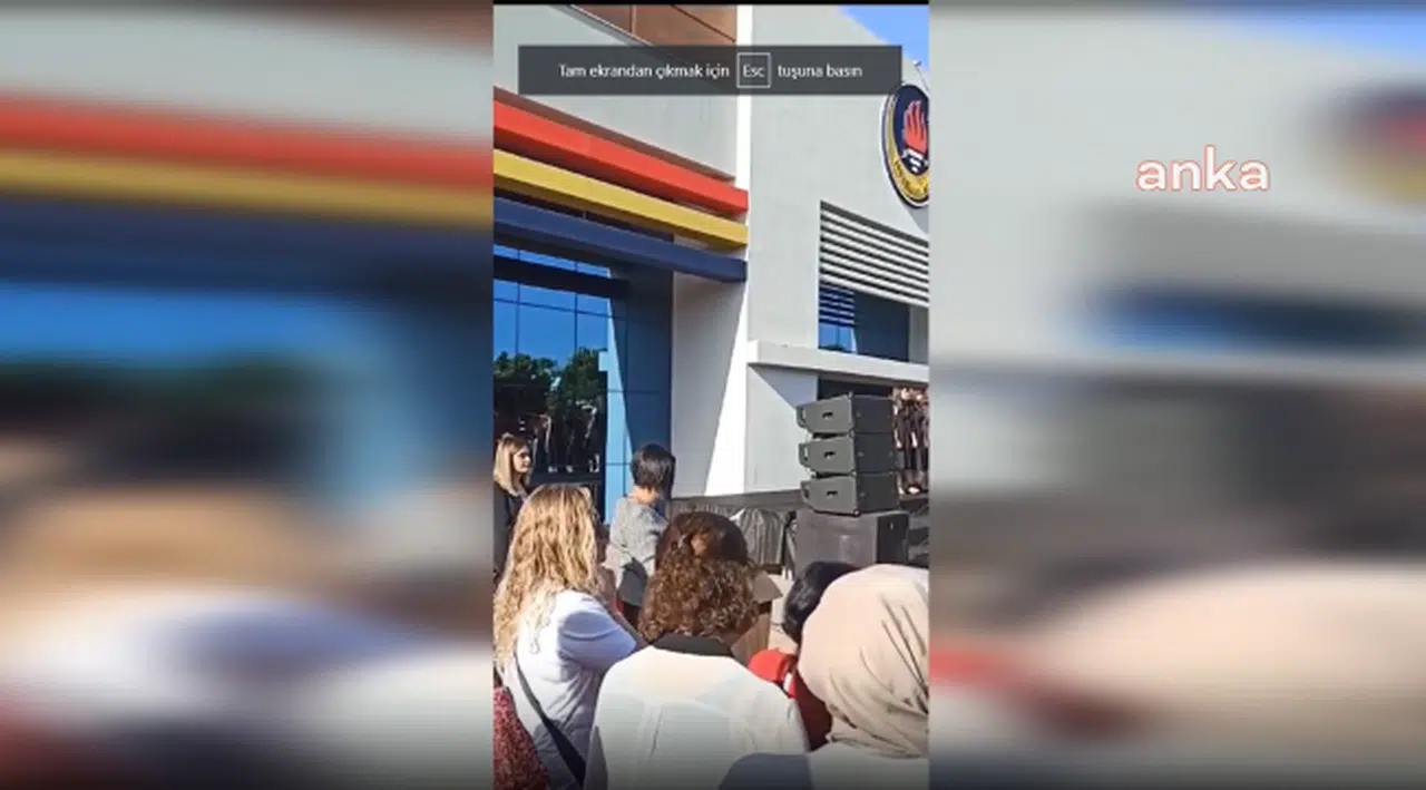 Milli Eğitim Bakanı Tekin, TOBB Eğitim Meclisi’nde öğretmen e.k’nın gözaltına alınmasını değerlendirdi: “Bu ve benzeri olaylar imajımızı tartışılır hale getiriyor. Bunlara bir tedbir almak lazım”