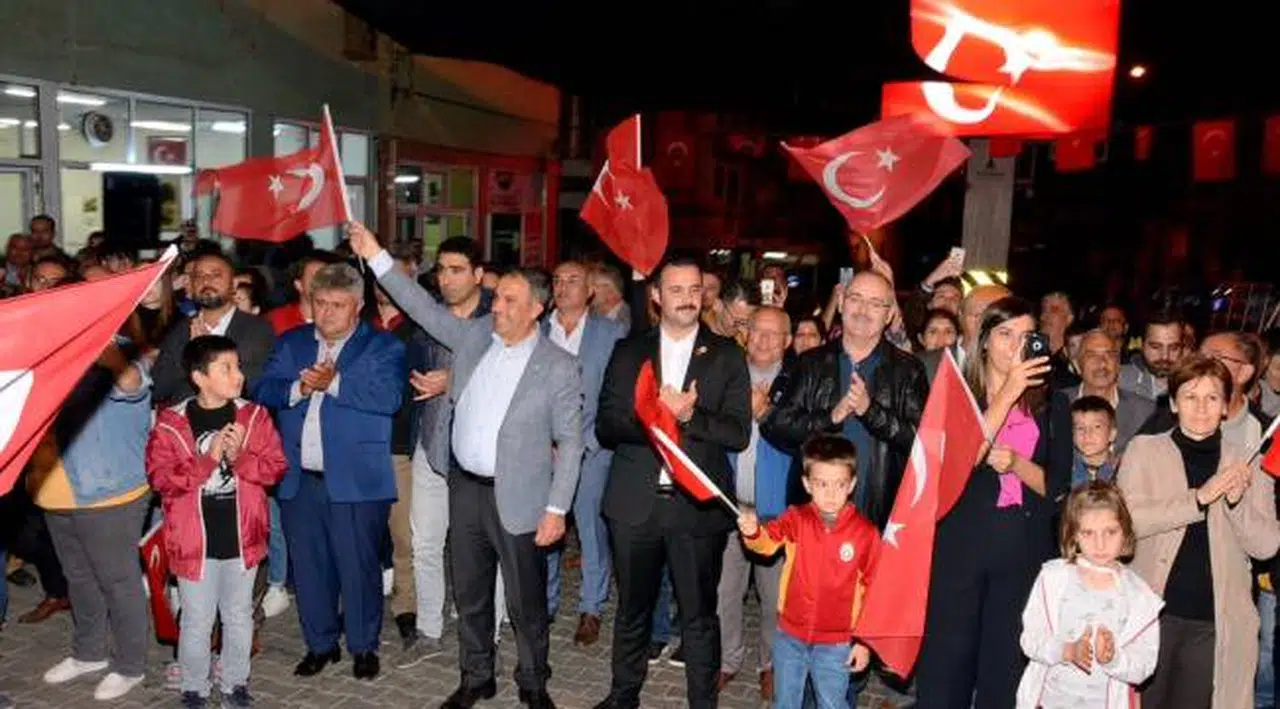 Beydağ’da Cumhuri̇yeti̇mi̇zi̇n 100. Yil Coş