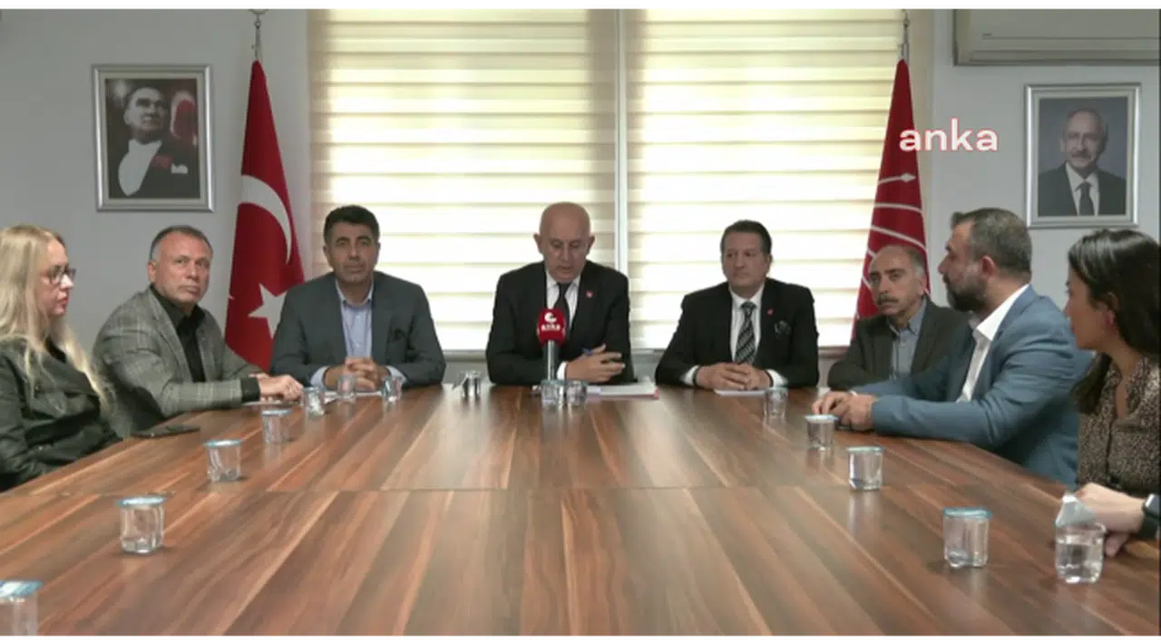 ÜMİT ERKOL: “KAHRAMAN TÜRK ORDUSUNDAN UMUDU KESİP YABANCI ASKERE BEL BAĞLAYAN SARAY VE ŞÜREKASINI, AZİZ MİLLETİMİZİN VİCDANINA HAVALE EDİYORUZ”